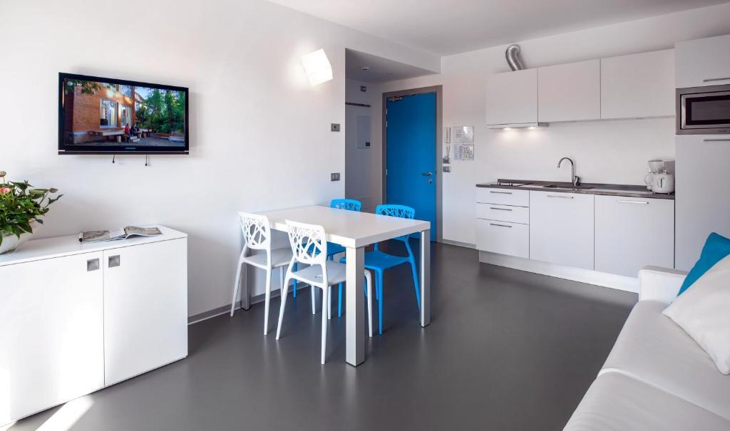 Gardabike Residence Torbole Sul Garda Quarto foto